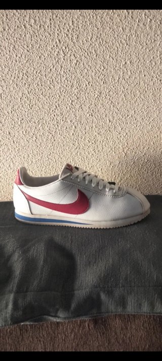Nike Cortez Blancas y Rojas