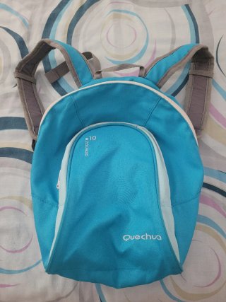 Mochila Quechua Azul y Blanca