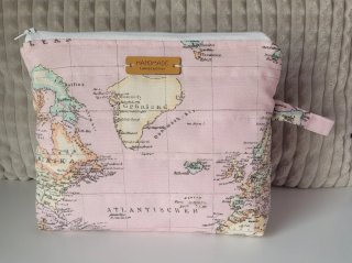 Neceser artesanal mapa mundo rosa