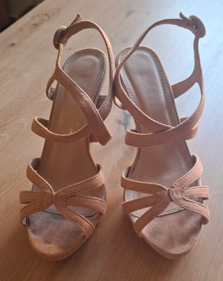 Sandalias tacón de piel