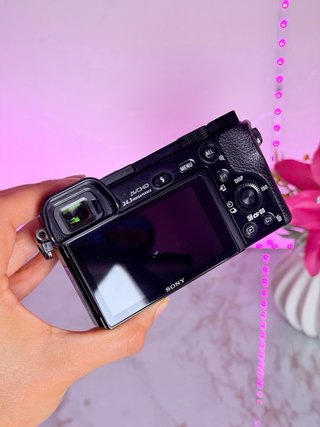 Sony A6000 + Objetivo