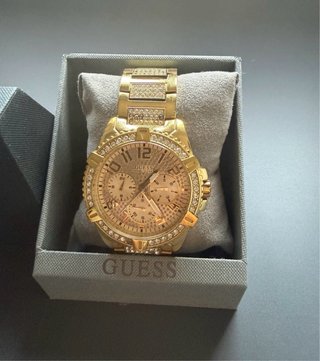 Reloj Guess Dorado con Brillantes + Caja