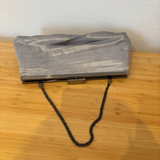 Bolso de fiesta plateado plisado