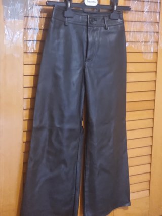 Pantalones Zara efecto piel niña talla 9, 134 cm