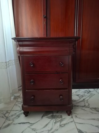 Dormitorio de caoba estilo clásico
