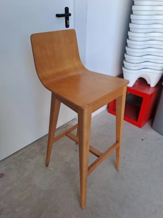 Taburetes de madera con respaldo Cosas de Ocasión