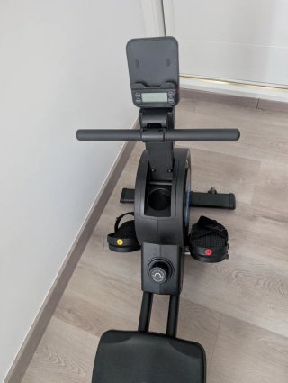 Máquina de remo negra