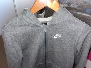 Sudadera con capucha gris Nike