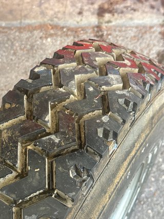 Rueda Nissan Patrol Pirelli