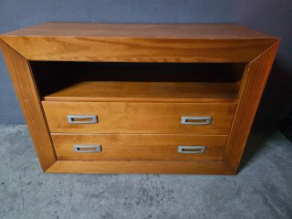 Cómoda de madera con 2 cajones