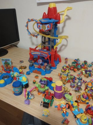 Colección SuperThings