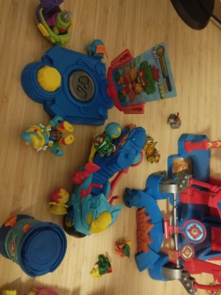 Colección SuperThings