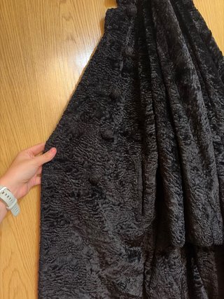 Abrigo de piel negro antiguo