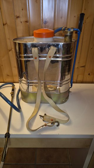 Pulverizador Metálico Manual marca Spray