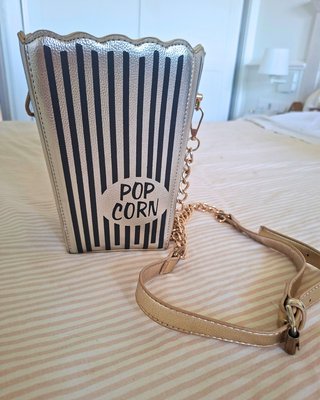 Bolso Pop Corn Plateado Cadena Dorada