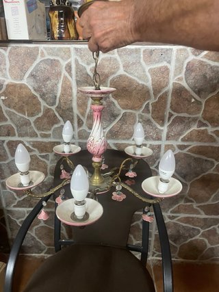 Lámpara de techo antigua rosa y dorada