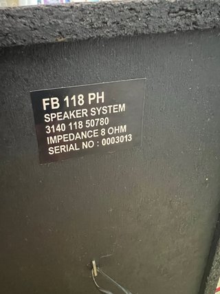 Equipo de música Philips MC118 con altavoces