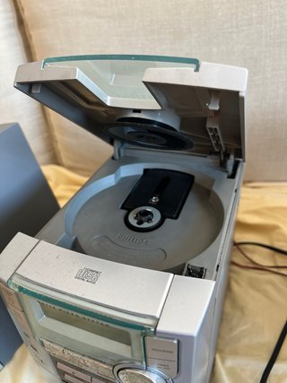 Equipo de música Philips MC118 con altavoces