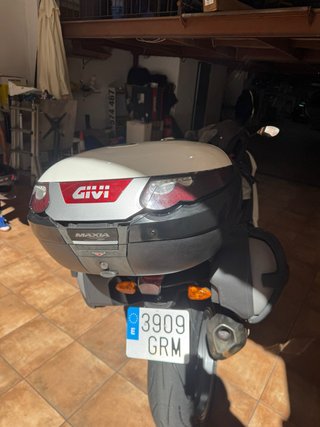 Top case baul Maxia givi 56L