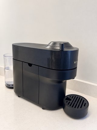 Cafetera Nespresso Vertuo De’Longhi negra
