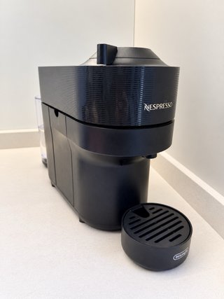 Cafetera Nespresso Vertuo De’Longhi negra