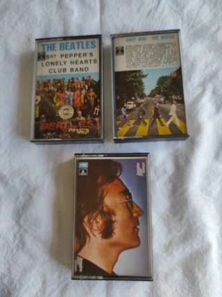 3 Casetes The Beatles: Sgt. Pepper, Abbey Road