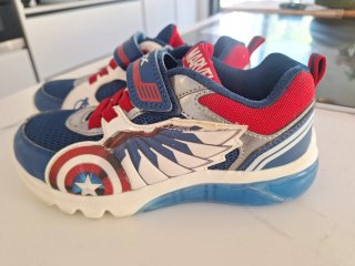 Geox Marvel Capitán América Bambas con luz