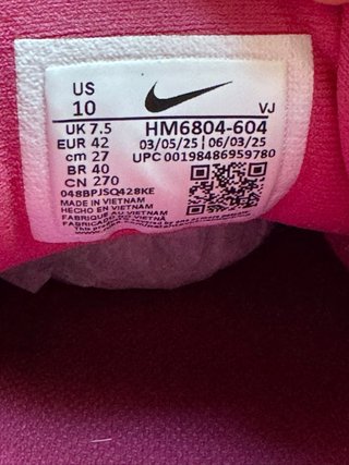 Nike Vomero 18 HM6804-604 Bordeaux Talla 42 EU