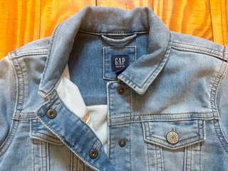 Chaqueta vaquera Gap desgastada