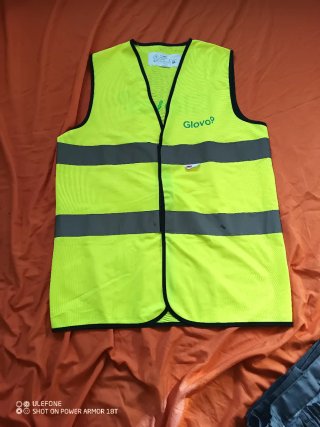 Conjunto Glovo: Casco y Bolsa