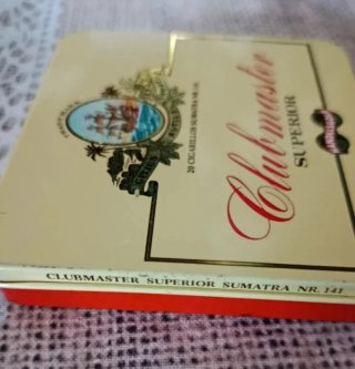 Antigua Lata Metálica Clubmaster Superior Sumatra
