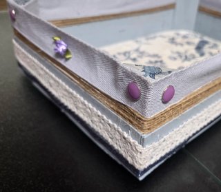 Cajas de fresas decoradas y recicladas
