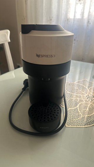 Cafetera Nespresso Vertuo Pop Krups Blanca