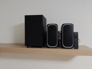 Sistema de sonido 2.1 con subwoofer
