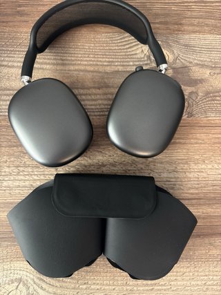 Apple AirPods Max Space Gray
