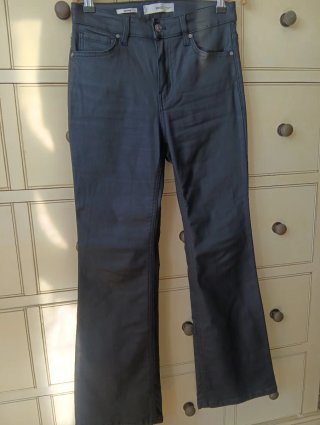 Pantalón efecto piel Mango talla 34
