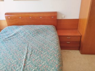 Cabecero y mesitas de noche madera