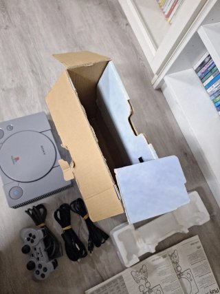 PlayStation 1 DualShock gris