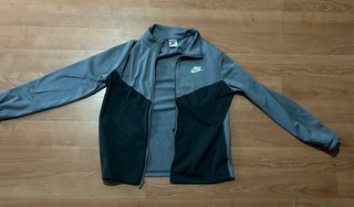 Chaqueta Nike Talla XL Gris y Negro