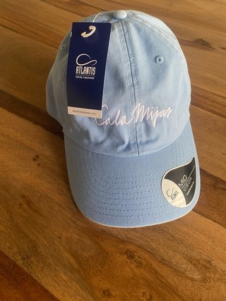 Gorra azul del festival Cala Mijas.