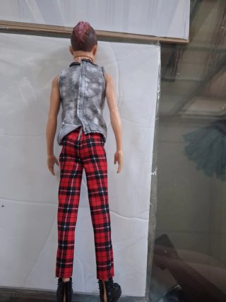 Lote Ken BMR y amigo+conjunto ropa