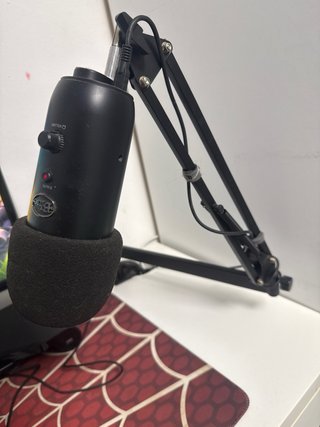 Micrófono Blue Yeti con brazo