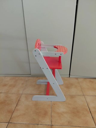 Silla de madera para muñeco bebé