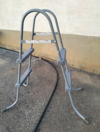 Escalera Piscina Gris Metal y Plástico
