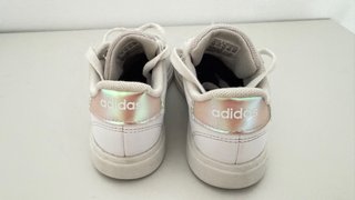 Zapatillas Adidas Niña Blancas talla 30