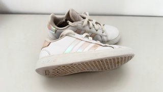 Zapatillas Adidas Niña Blancas talla 30