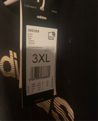 Camiseta Adidas Negra y Dorada