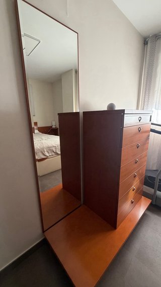 Mueble de madera para cama matrimonio con enchufes
