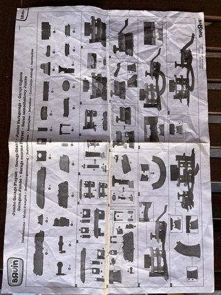 Parking infantil con barreras, ascensor, rampa...