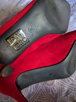 Tacones terciopelo rojos talla 38 y medio